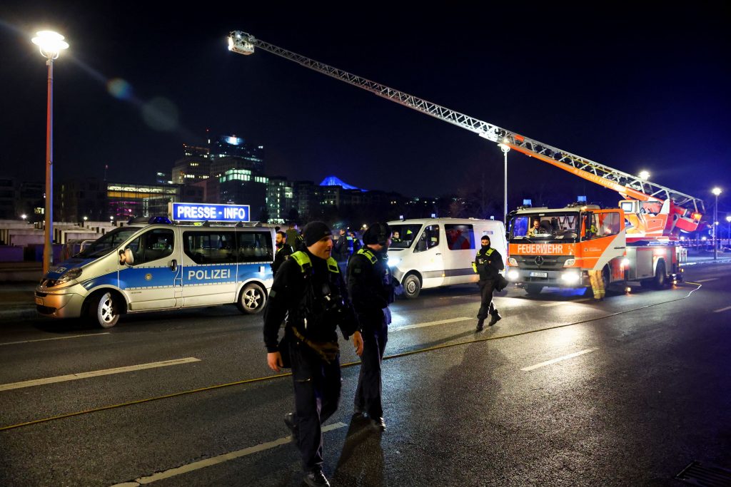 Berlin: Men was stabbed at the Holocaust Monument