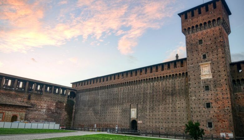 Mysterious tunnels designed by Da Vinci in 1495 may have been discovered under a castle