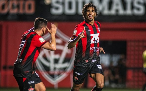 Fabri opened the scoring for Vitória in the first half