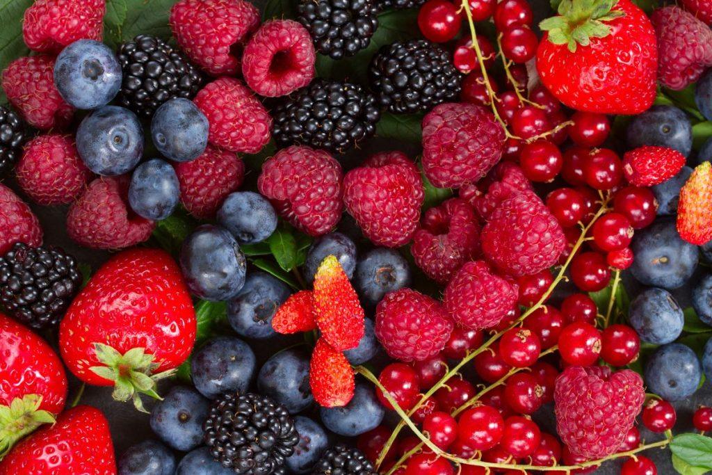 Foods to help get rid of belly fat: berries