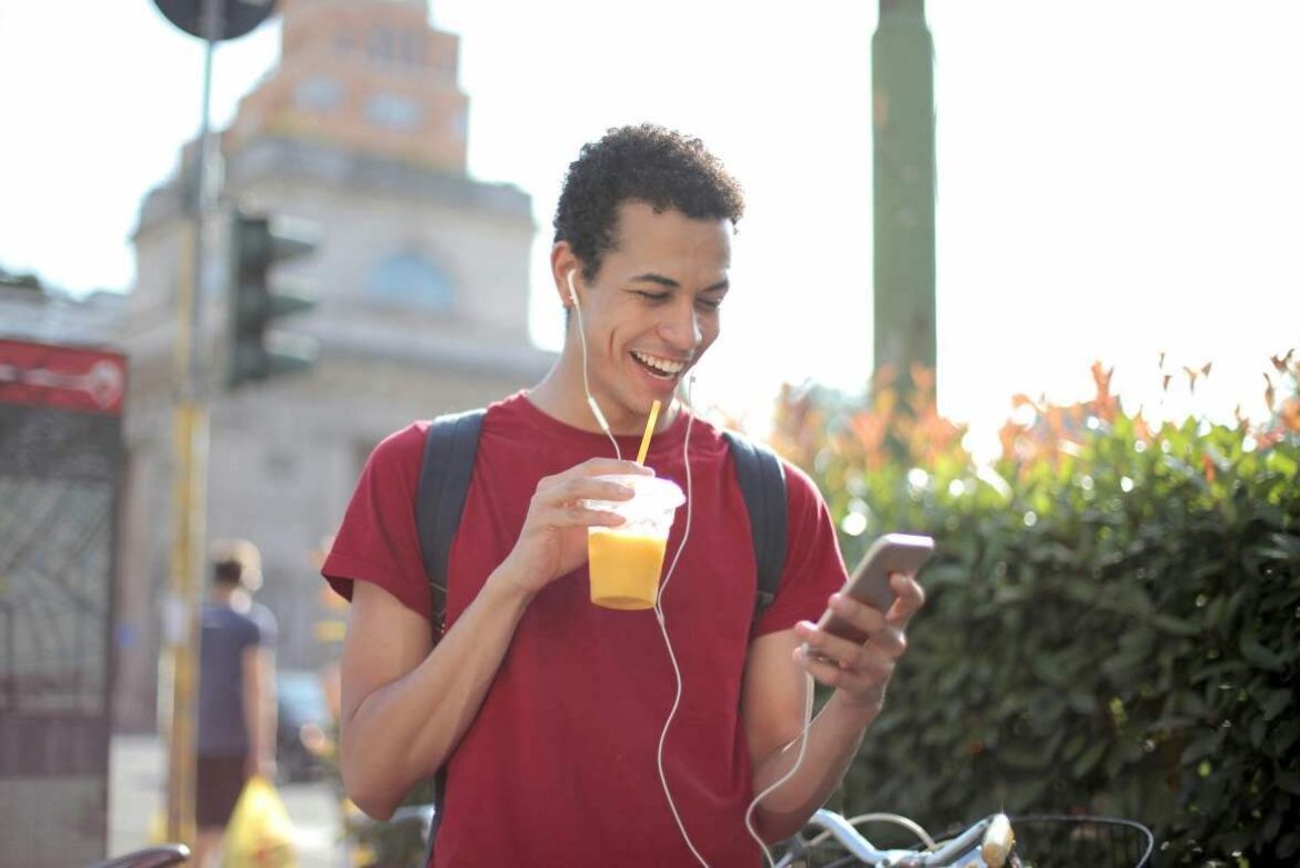 New study reveals the impact of “sweet” music on food New study reveals the impact of “sweet” music on food experiences | By Pedro Simão Mendes