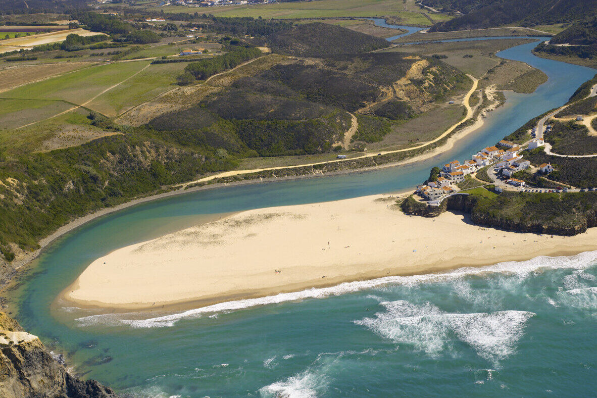 This beach is between the Algarve and the Alentejo and is one of the 7 wonders of Portugal