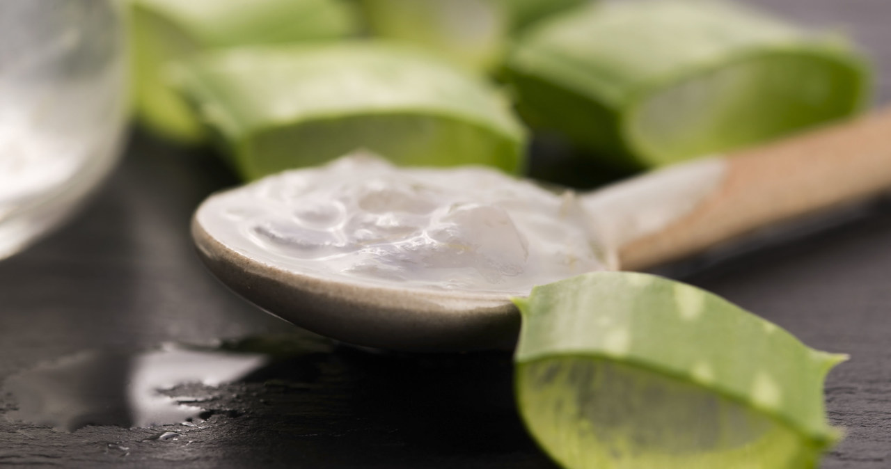 It is worth using juice or aloe pulp to make a anti -wrinkle mask.