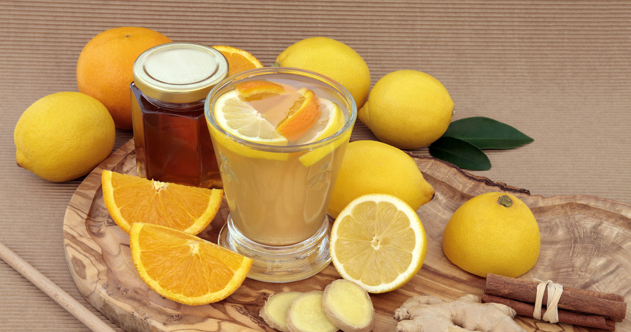 Lemons, despite the sour taste, help deacidify the body and provide large amounts of vitamin C /123RF /Picsel