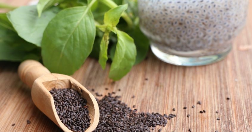 Basil seeds are becoming more and more popular and are already called "new chia seeds" /123RF /PICSEL