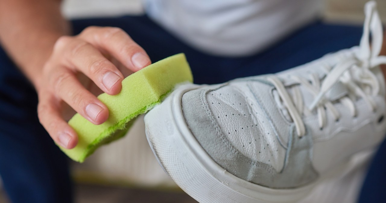 White shoes can be cleaned with baking soda and vinegar. /Pixel