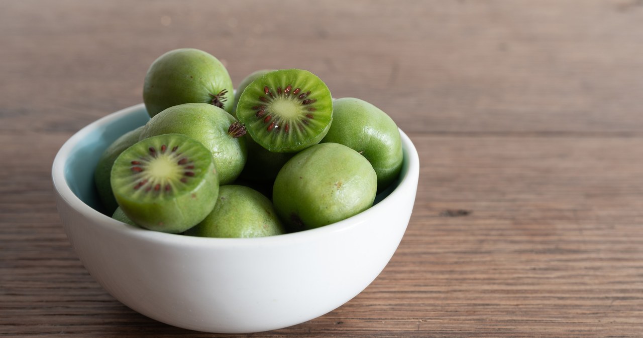 It is smaller than kiwi, but contains a lot of vitamins. Include this fruit in the diet