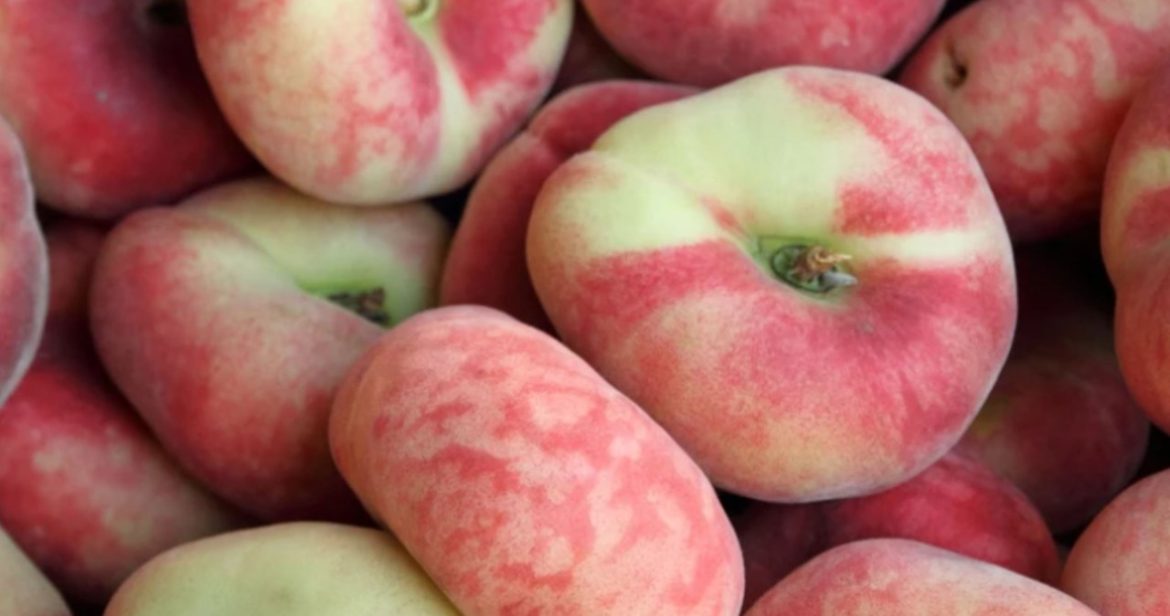 Eating these fruits triggers the hormone of happiness. They are easily digestible, cleanse the body and accelerate metabolism                
