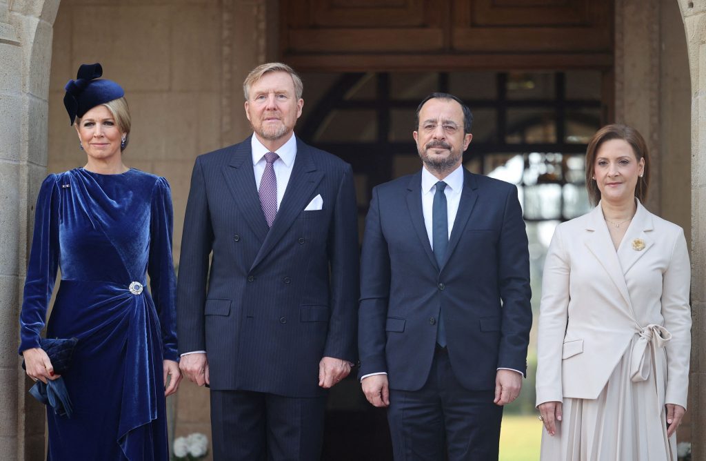 The Royal Couple of the Netherlands asked to see the Cyprus potatoes close