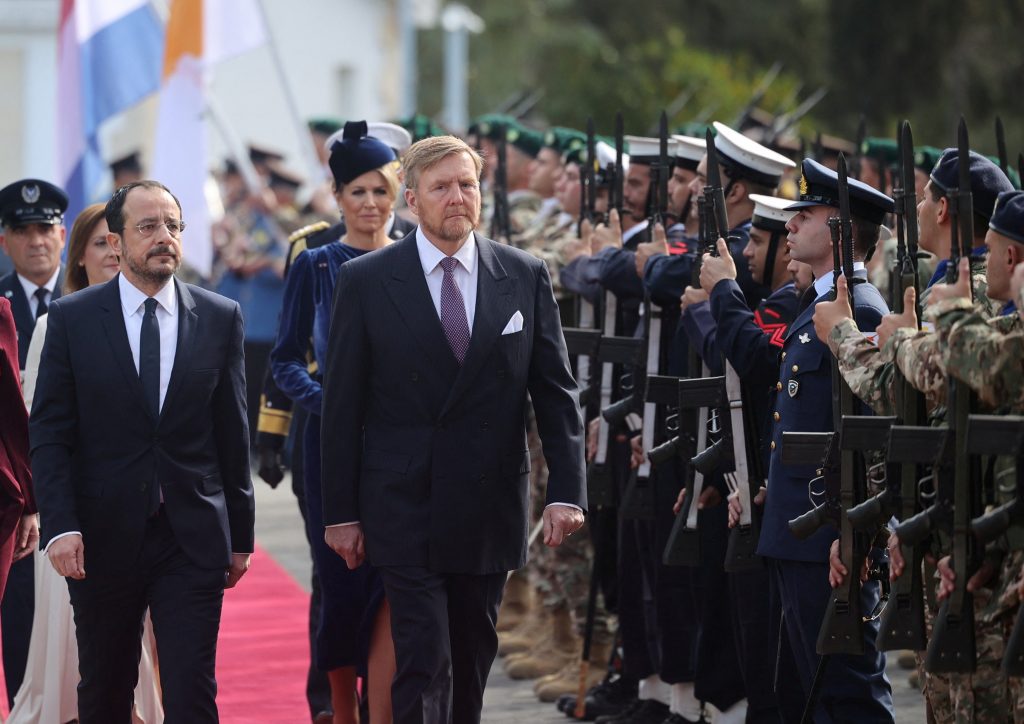 The Royal Couple of the Netherlands asked to see the Cyprus potatoes close