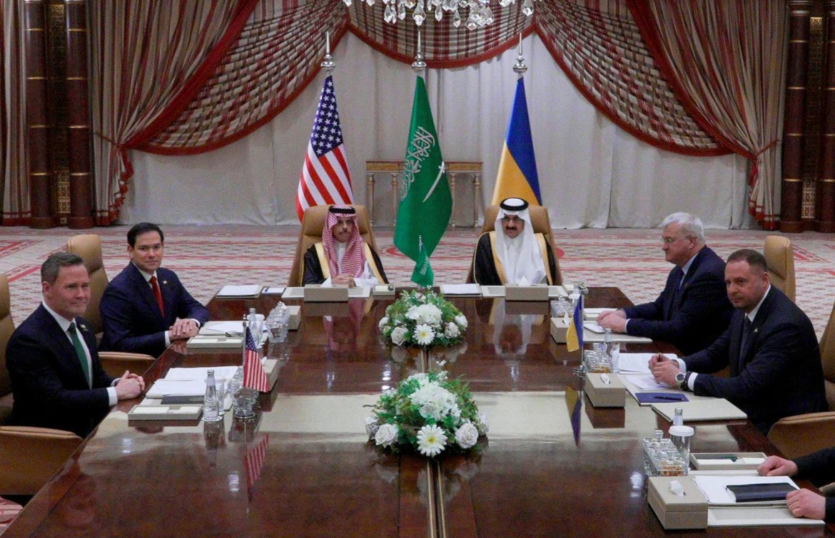 Συνάντηση ΗΠΑ – Ουκρανίας: Αναζητώντας το δρόμο για συμφωνία