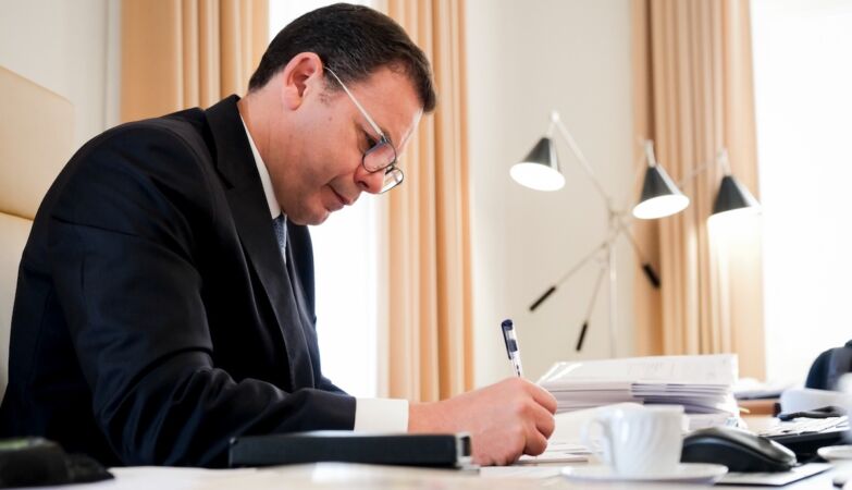 Montenegro announces down the IRS rates until the 8th echelon