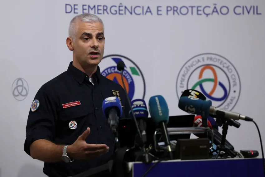 André Fernandes, National Commander of Civil Protection, fires