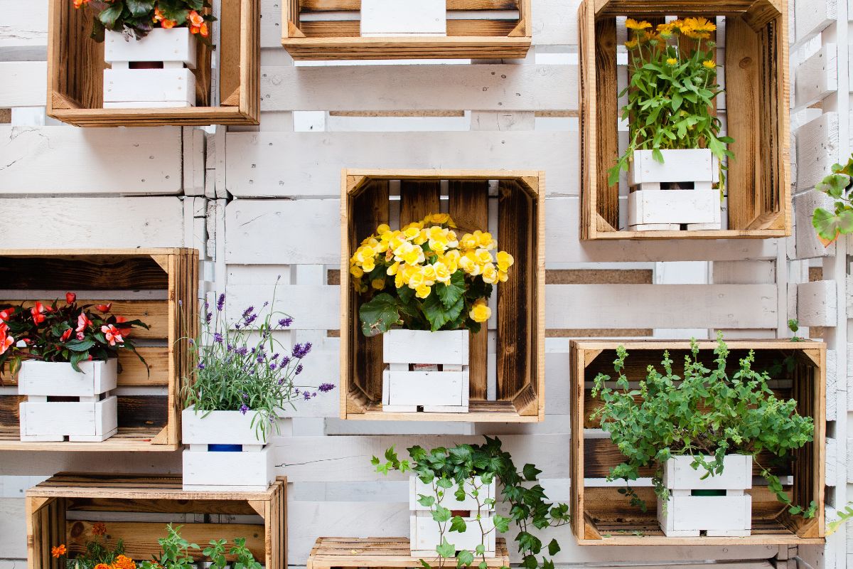 Furniture balcony and garden with do it yourself: 9 creative ideas with wooden boxes