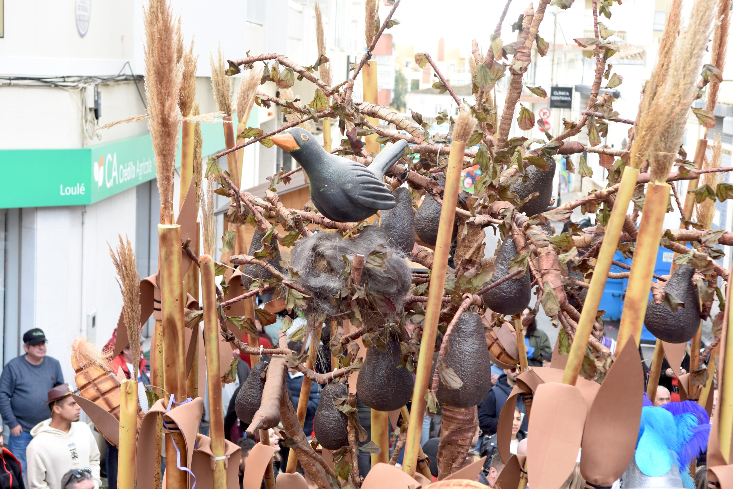 Loulé Carnival goes to the street and animates thousands with satire and revelry
