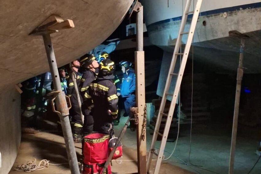 Found Elderly Body on Shipyard Vessel in Olhão