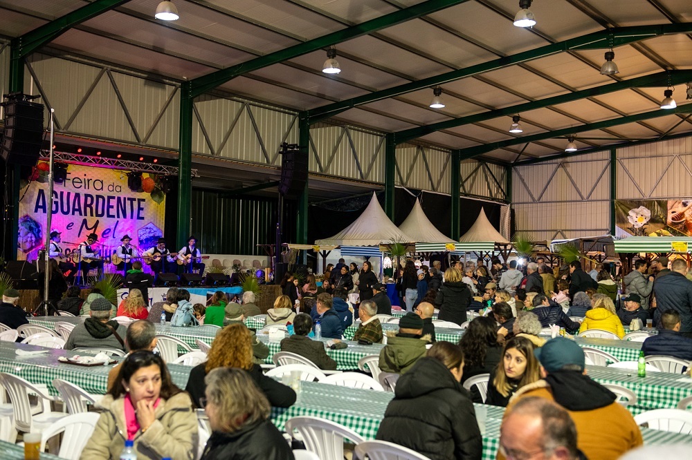 Brand of brandy and honey promotes traditions of the Serra do Caldeirão