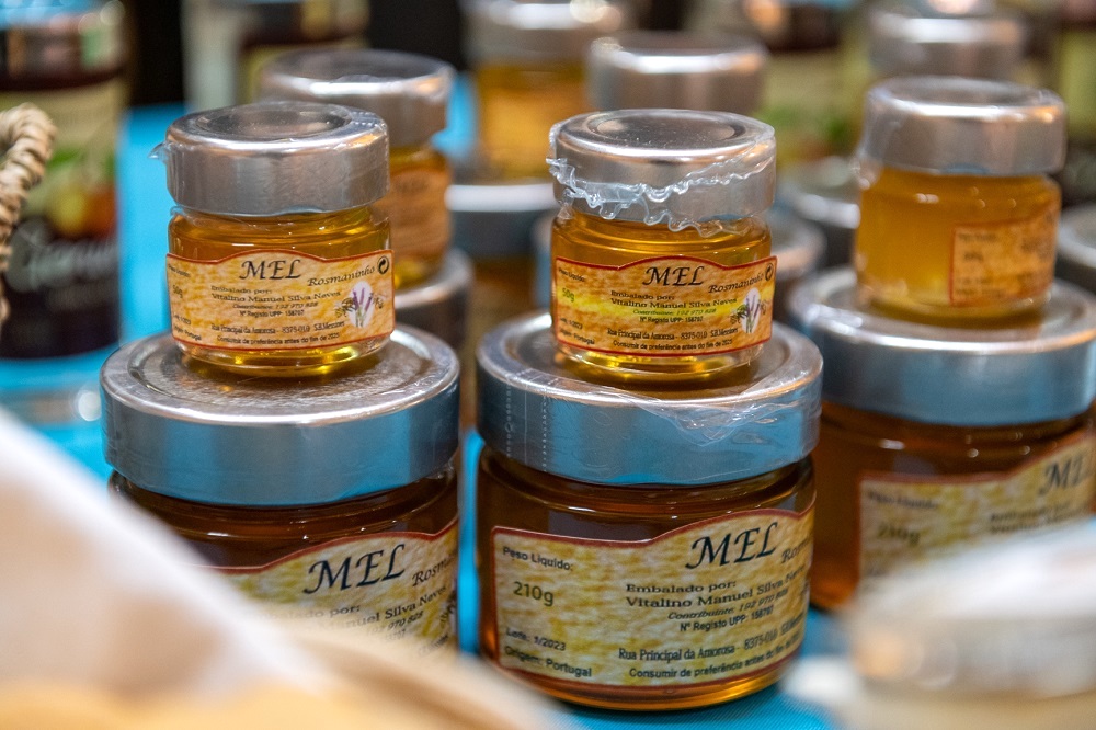 Brand of brandy and honey promotes traditions of the Serra do Caldeirão