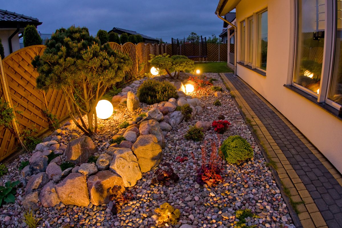 Garden flower lighting