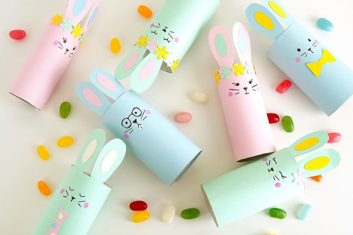 Easter bunnies with toilet paper rolls