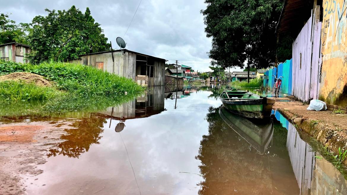 Video: Black Water impresses neighborhood residents hit by flood: “I don't know where it comes from”