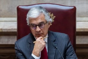 “Bad service to democracy” and “unacceptable”. Aguiar-Branco admits “errors” during a mandate