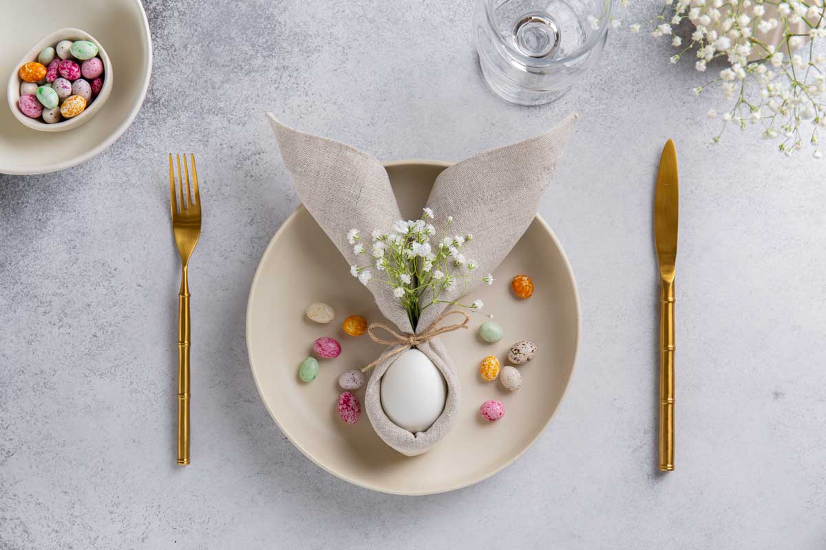 DIY Easter decorations, rabbit -shaped tavagliolo.