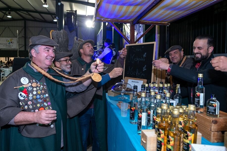 Brand of brandy and honey promotes traditions of the Serra do Caldeirão