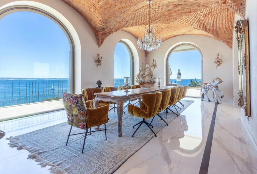 Algarve's most expensive house for sale is located in lakes and costs € 27,000,000