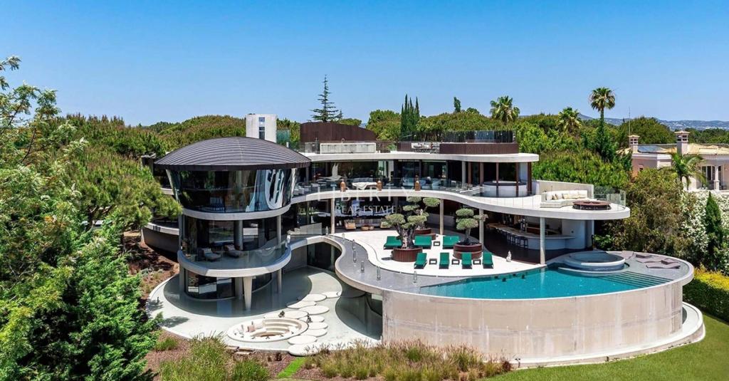 Algarve's most expensive house for sale is located in lakes and costs € 27,000,000