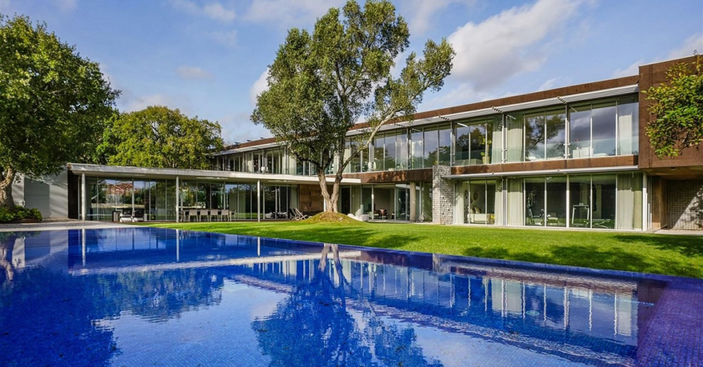 Algarve's most expensive house for sale is located in lakes and costs € 27,000,000
