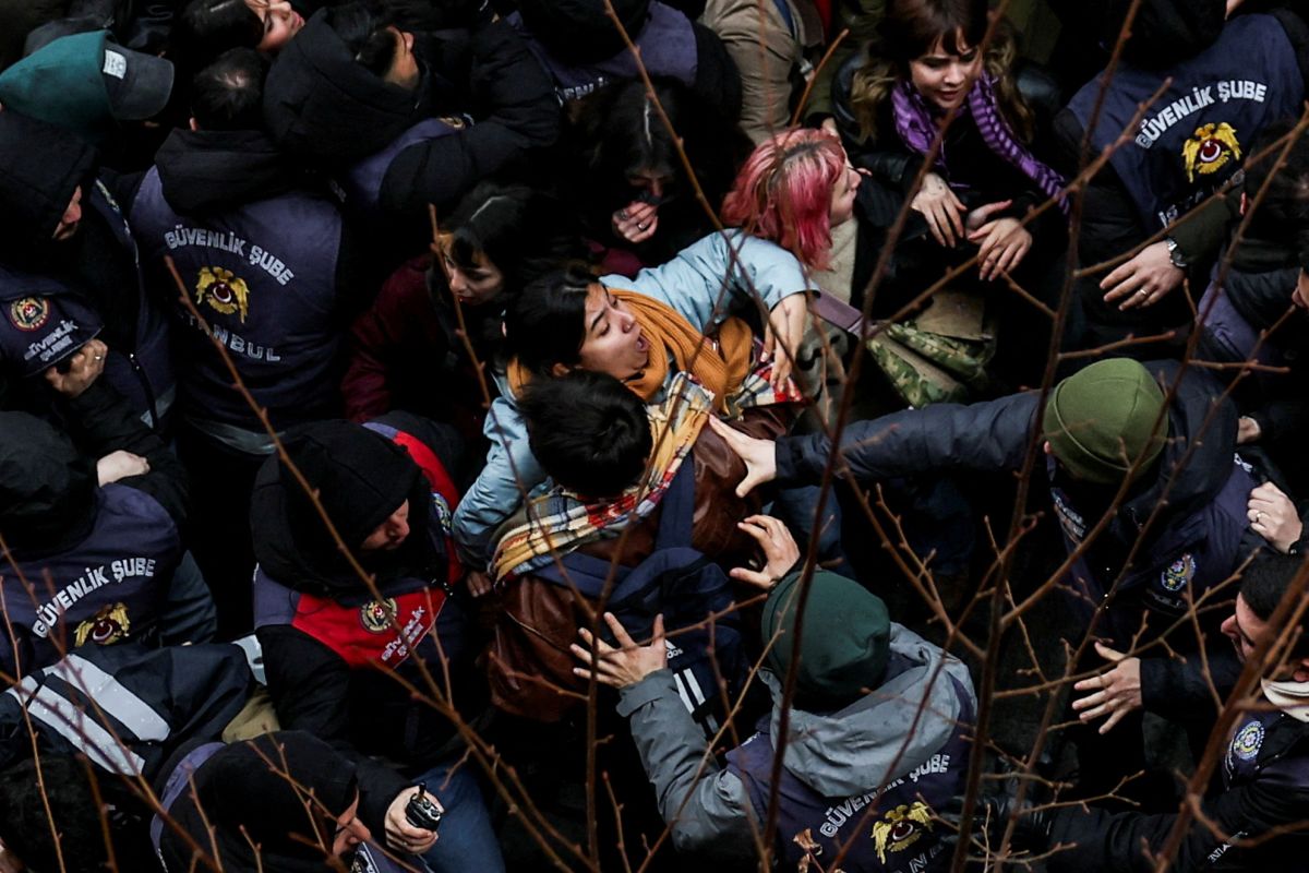 Turkey: Thousands on the streets to arrest Imoglou (images)