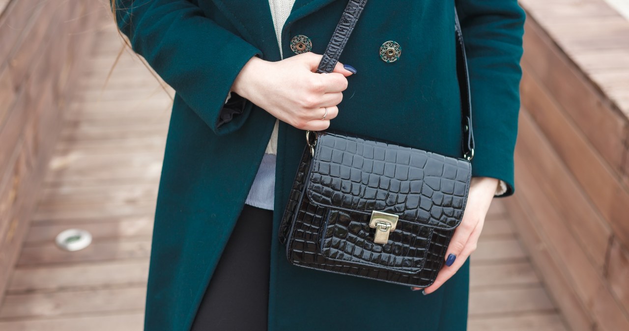 When choosing a bag in spring, it's worth knowing what styles are currently fashionable /123RF /PICSEL