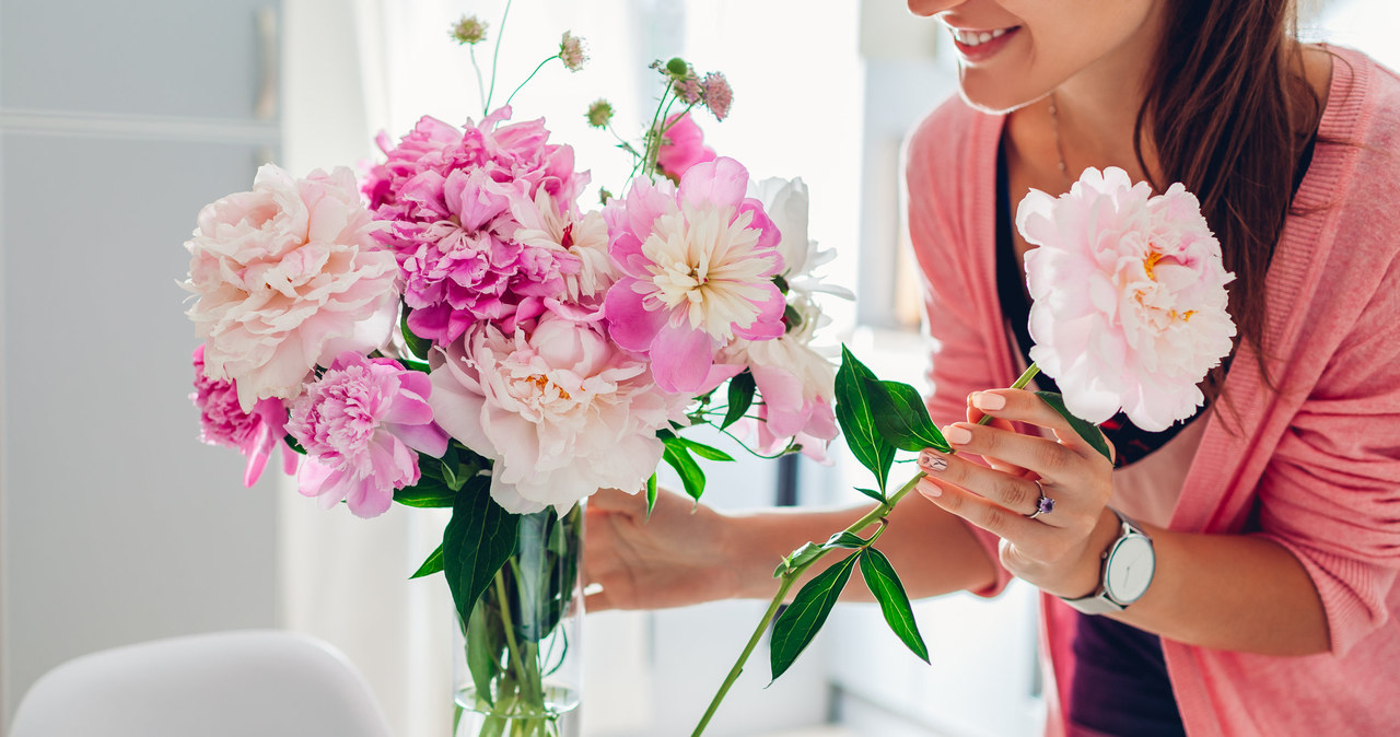 Peonies will also work as a decoration for a communion table