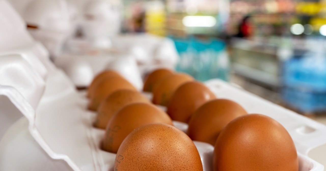 Never buy such eggs. Before you put in the basket, look at the shell