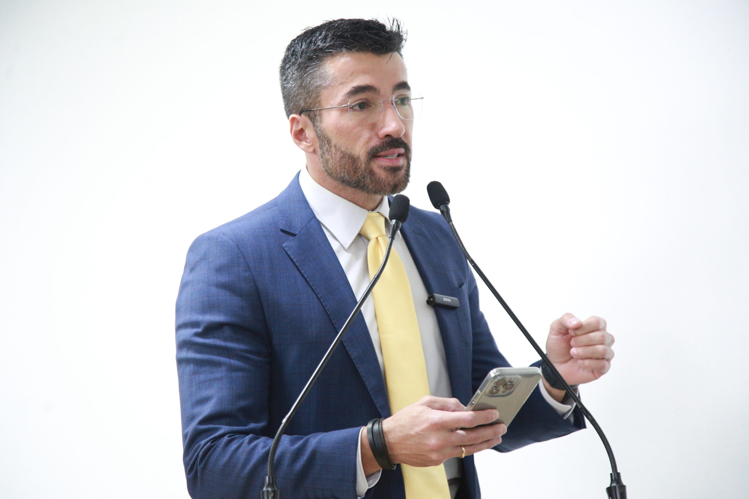 Councilman Zé Lopes asks for explanations about cancellation of the Asfalta Rio Branco program and proposes CPI