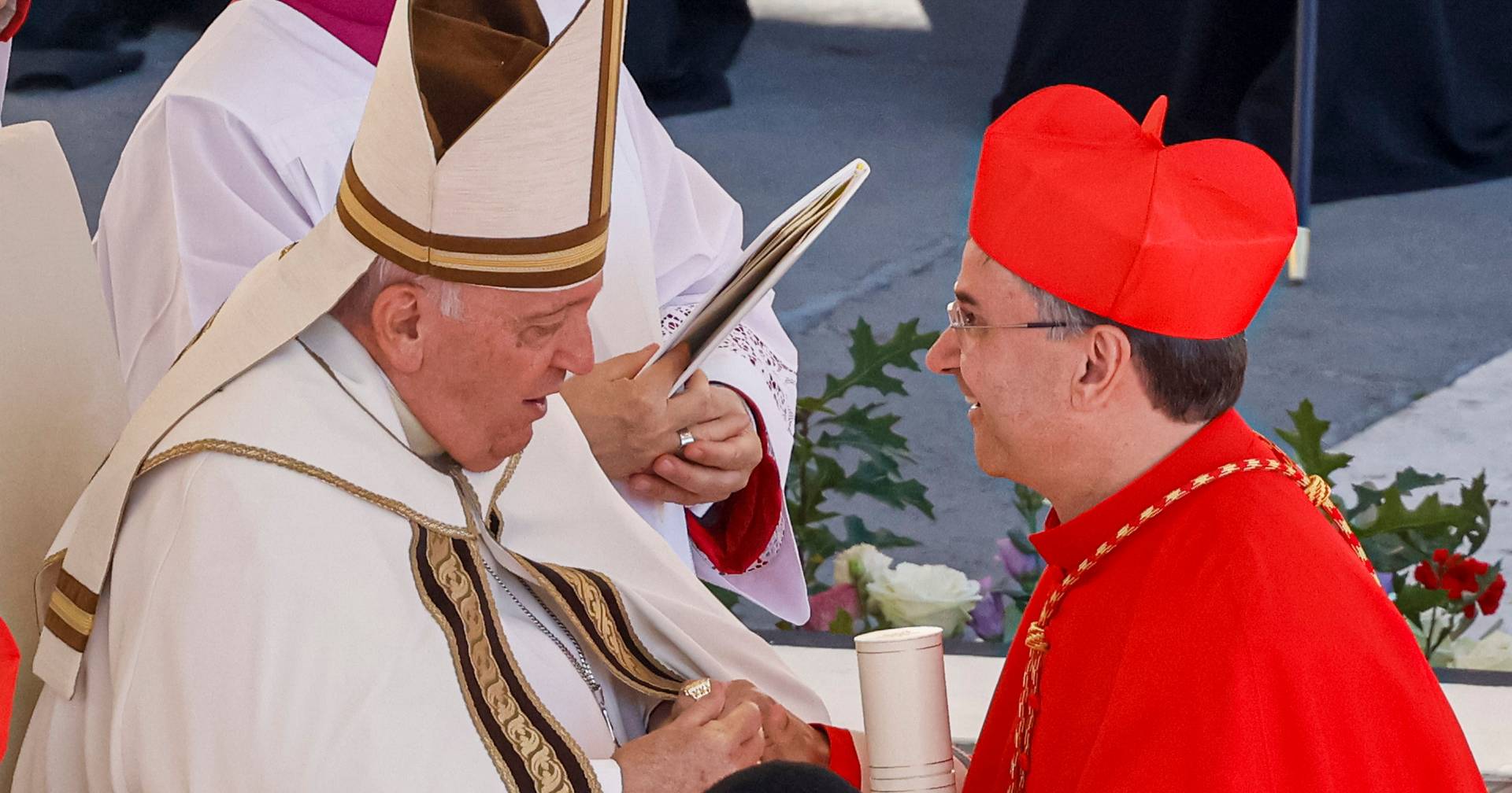 Cardinal Américo Aguiar has already said goodbye to Pope Francis in the Vatican