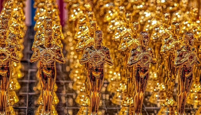 There is a new criterion to be sworn by the Oscars: to see the nominated films