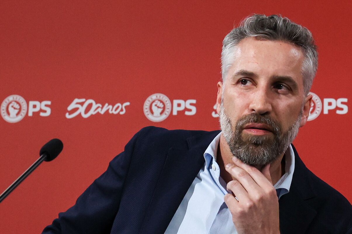 Pedro Nuno throws Sérgio Sousa Pinto. What happened between Monday and Thursday?