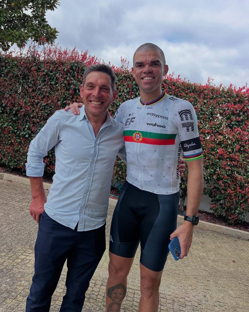 Pepe joined the champion Rui Costa for a cycling day
