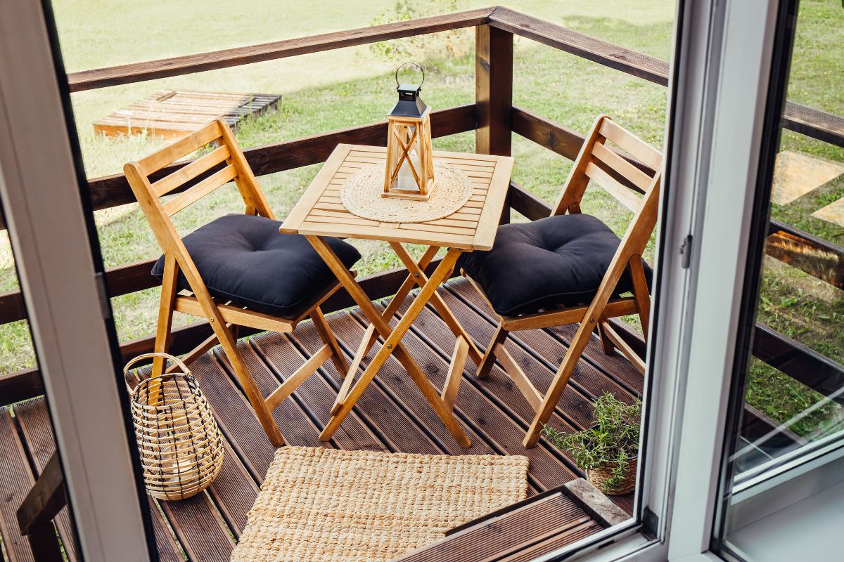 Economic and chic balcony furniture