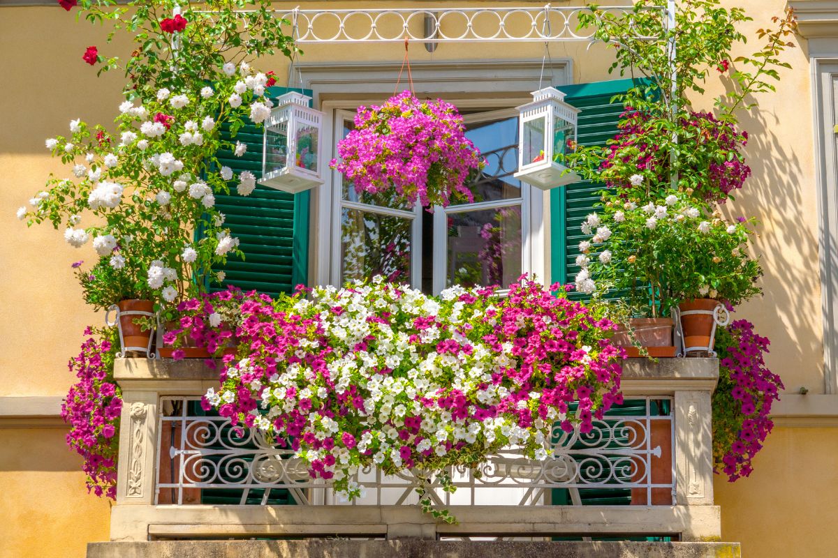 balcony furniture