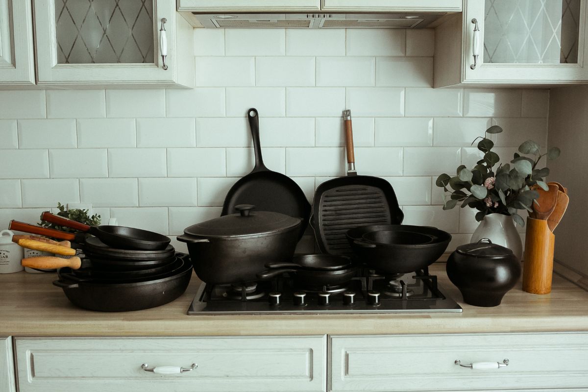 How to clean cast iron