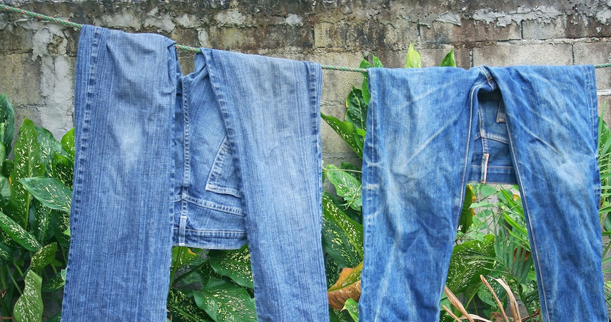 A good way to maintain jeans freshness is to regularly ventilate outdoor clothes /123RF /PICSEL