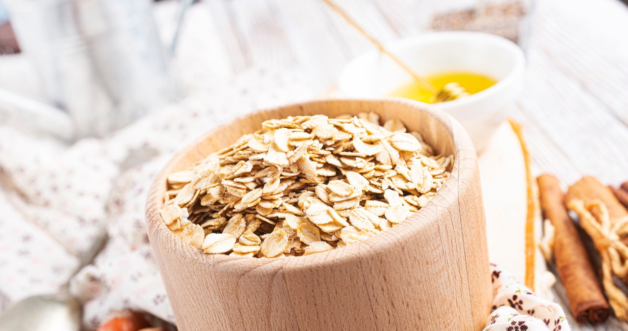 Oatmeal is, among others, a valuable source of antioxidants that protect the skin against the harmful effects of free radicals. /123RF/PICSEL