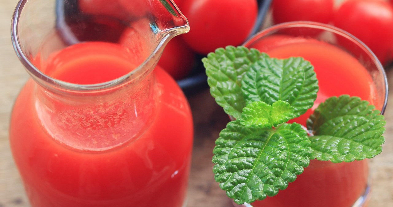 Tomato juice contains little calories. So we can enjoy its taste on a reduction diet /123RF /PICSEL