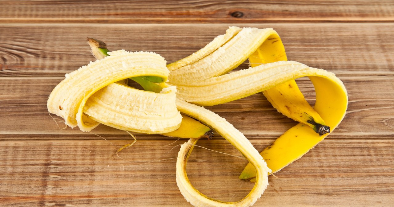 Banana peel is ideal for nutrition of orchids