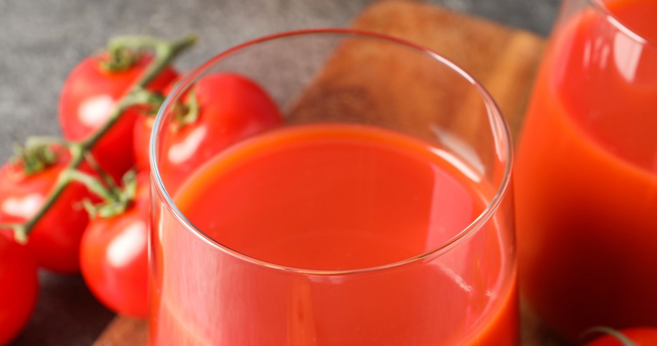 In tomato juice we will find, among others Potassium /Liudmiacherneska /123RF /PICSEL