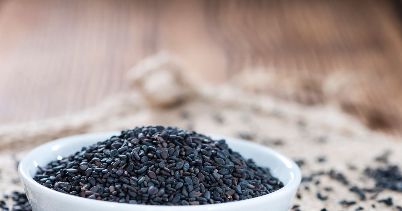 Black grains can be added to sandwiches, salads and soups. /HandmadePictures /Canva Pro