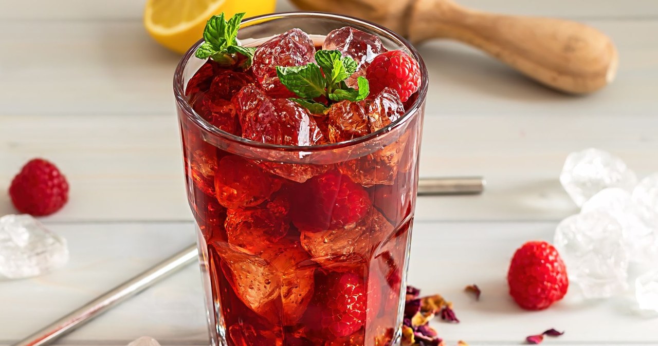 Lemonade of Hibiscus is a refreshing drink for warm days /Jane Vershinin /123RF /PICSEL